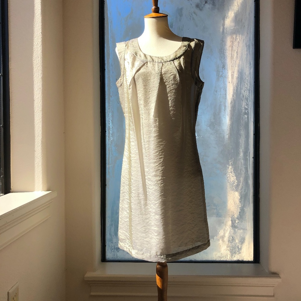 Sine Sleeveless Shimmer Dress